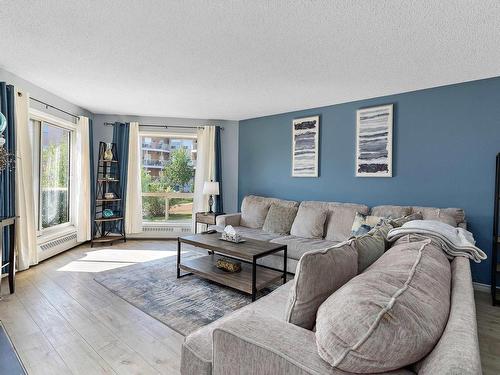 212 15499 Castle Downs Road, Edmonton, AB - Indoor Photo Showing Living Room