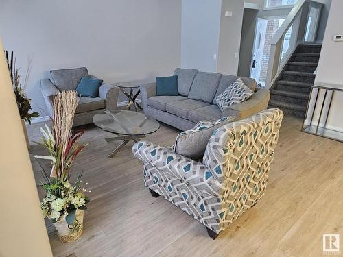 8 Foxhaven Crescent, Sherwood Park, AB - Indoor Photo Showing Living Room