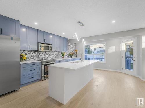 8 Foxhaven Crescent, Sherwood Park, AB - Indoor Photo Showing Kitchen With Upgraded Kitchen