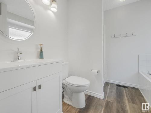 8 Foxhaven Crescent, Sherwood Park, AB - Indoor Photo Showing Bathroom