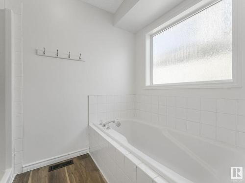 8 Foxhaven Crescent, Sherwood Park, AB - Indoor Photo Showing Bathroom