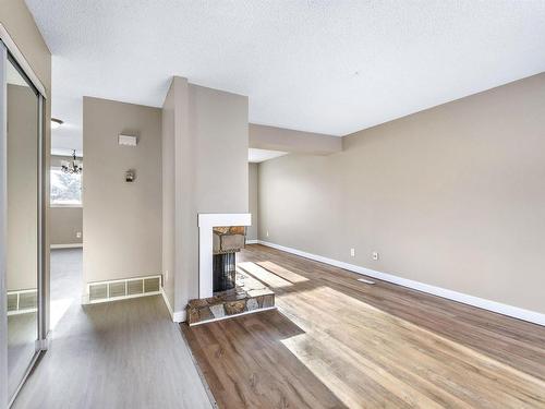 5 1651 46 Street, Edmonton, AB - Indoor Photo Showing Other Room