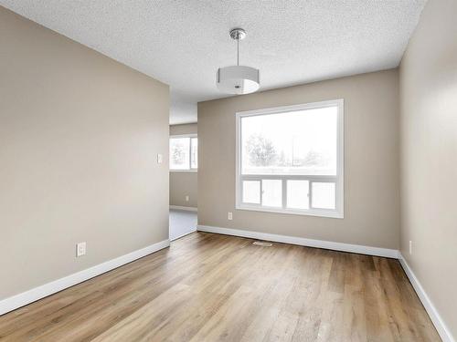 5 1651 46 Street, Edmonton, AB - Indoor Photo Showing Other Room