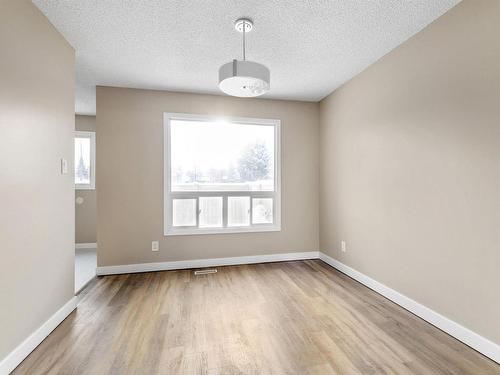 5 1651 46 Street, Edmonton, AB - Indoor Photo Showing Other Room