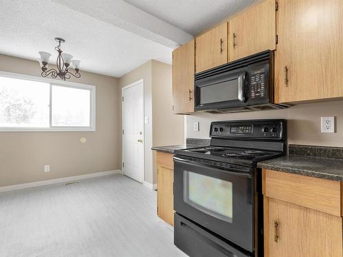 5 1651 46 Street, Edmonton, AB - Indoor Photo Showing Kitchen