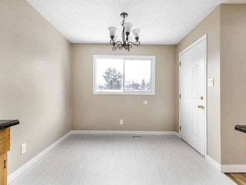 5 1651 46 Street, Edmonton, AB - Indoor Photo Showing Other Room