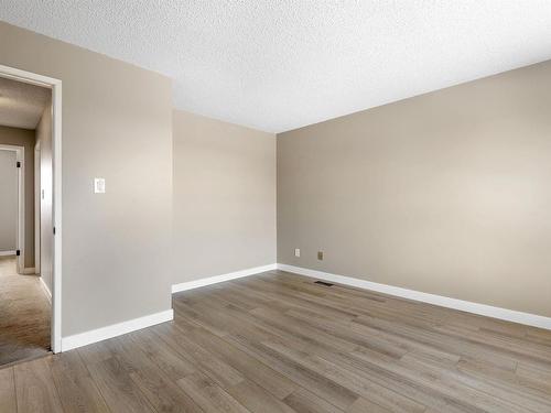 5 1651 46 Street, Edmonton, AB - Indoor Photo Showing Other Room