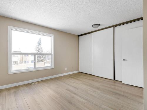 5 1651 46 Street, Edmonton, AB - Indoor Photo Showing Other Room