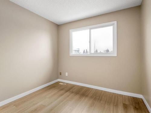 5 1651 46 Street, Edmonton, AB - Indoor Photo Showing Other Room