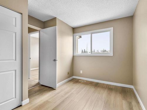 5 1651 46 Street, Edmonton, AB - Indoor Photo Showing Other Room