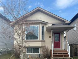 1126 36A Avenue  Edmonton, AB T6T 0G1