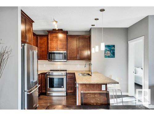 115 812 Welsh Drive, Edmonton, AB - Indoor Photo Showing Kitchen With Stainless Steel Kitchen With Double Sink With Upgraded Kitchen