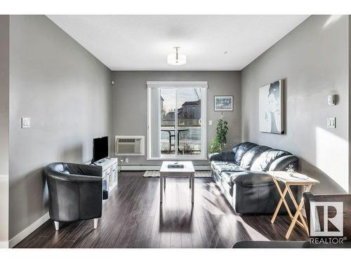 115 812 Welsh Drive, Edmonton, AB - Indoor Photo Showing Living Room