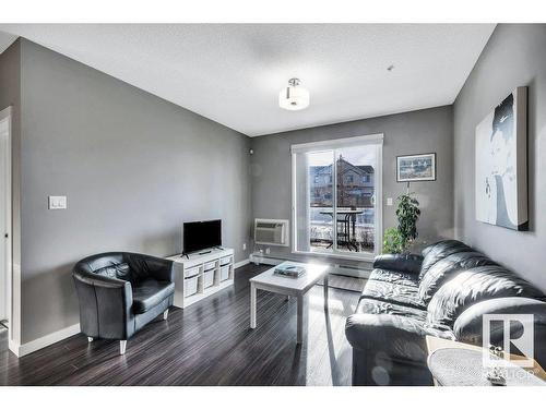 115 812 Welsh Drive, Edmonton, AB - Indoor Photo Showing Living Room