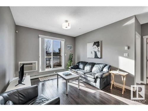 115 812 Welsh Drive, Edmonton, AB - Indoor Photo Showing Living Room