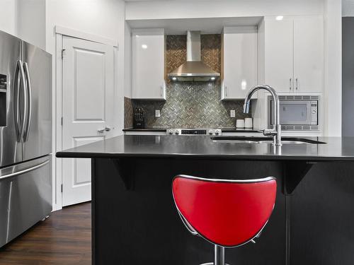 2031 52 Street Sw, Edmonton, AB - Indoor Photo Showing Kitchen With Stainless Steel Kitchen With Double Sink With Upgraded Kitchen