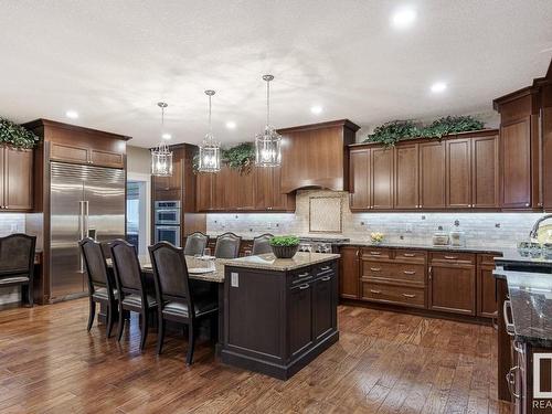 1196 Adamson Drive, Edmonton, AB - Indoor Photo Showing Kitchen With Upgraded Kitchen