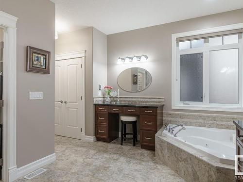 1196 Adamson Drive, Edmonton, AB - Indoor Photo Showing Bathroom