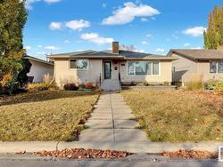 14524 87 AV NW  Edmonton, AB T5R 4E4