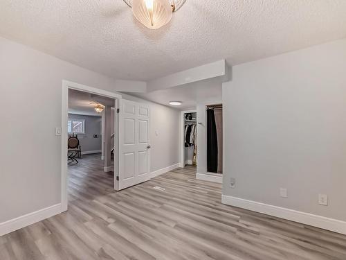 10735 Beaumaris Road, Edmonton, AB - Indoor Photo Showing Other Room