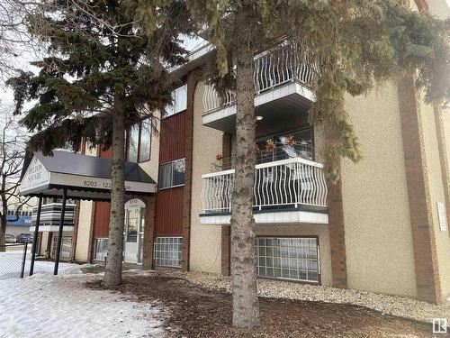 8203 122 Avenue Nw, Edmonton, AB 