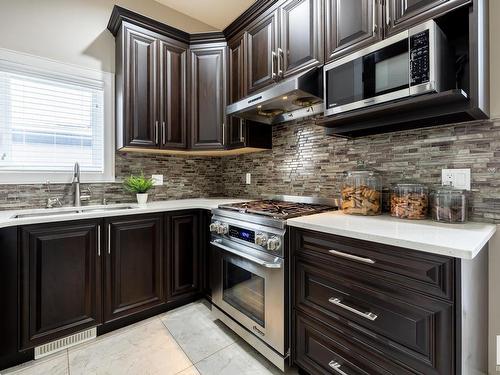 3104 Watson Green, Edmonton, AB - Indoor Photo Showing Kitchen With Double Sink With Upgraded Kitchen