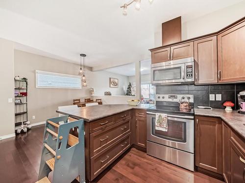 18052 85 Street, Edmonton, AB - Indoor Photo Showing Kitchen