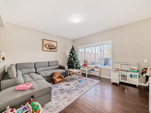 18052 85 Street, Edmonton, AB - Indoor Photo Showing Living Room