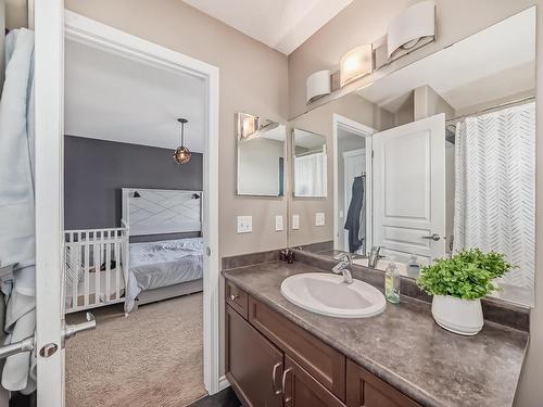 18052 85 Street, Edmonton, AB - Indoor Photo Showing Bathroom