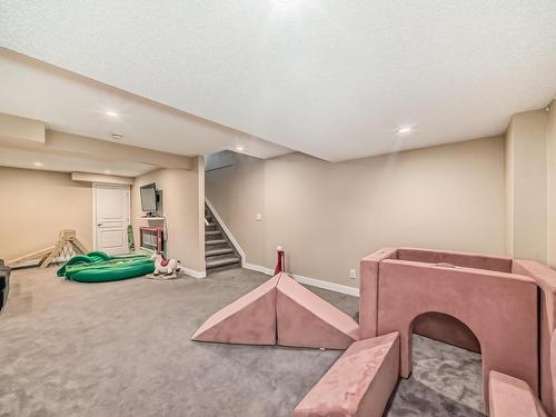 18052 85 Street, Edmonton, AB - Indoor