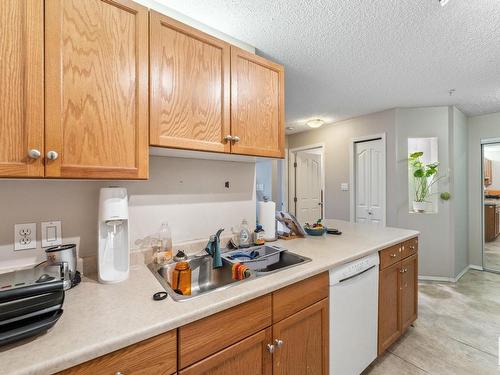 109 10511 42 Avenue, Edmonton, AB - Indoor Photo Showing Kitchen