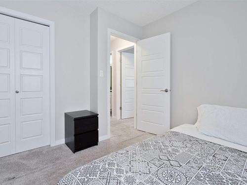 703 Secord Boulevard, Edmonton, AB - Indoor Photo Showing Bedroom