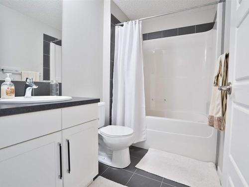 703 Secord Boulevard, Edmonton, AB - Indoor Photo Showing Bathroom