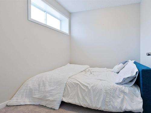 703 Secord Boulevard, Edmonton, AB - Indoor Photo Showing Bedroom