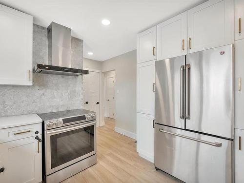 12219 132 Avenue, Edmonton, AB - Indoor Photo Showing Kitchen