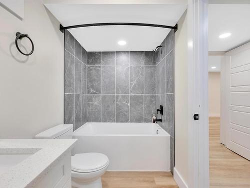 12219 132 Avenue, Edmonton, AB - Indoor Photo Showing Bathroom