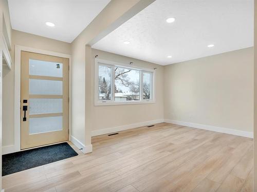 12219 132 Avenue, Edmonton, AB - Indoor Photo Showing Other Room