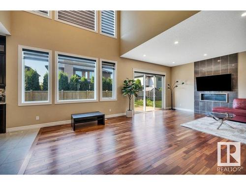 1211 Adamson Drive, Edmonton, AB - Indoor Photo Showing Living Room