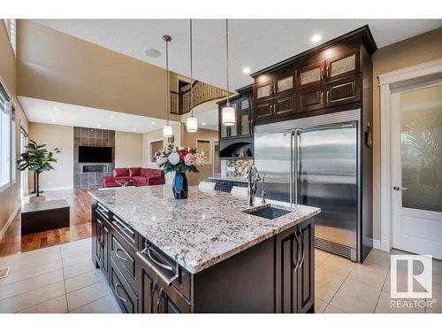 1211 Adamson Drive, Edmonton, AB - Indoor Photo Showing Kitchen With Upgraded Kitchen