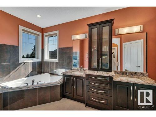 1211 Adamson Drive, Edmonton, AB - Indoor Photo Showing Bathroom