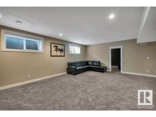 1211 Adamson Drive, Edmonton, AB - Indoor