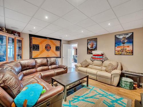 16 53407 Rge Road 30, Rural Parkland County, AB - Indoor Photo Showing Living Room