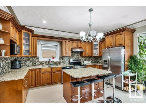 1809 33B Avenue, Edmonton, AB - Indoor Photo Showing Kitchen With Upgraded Kitchen