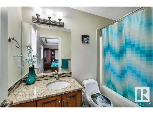 1809 33B Avenue, Edmonton, AB - Indoor Photo Showing Bathroom