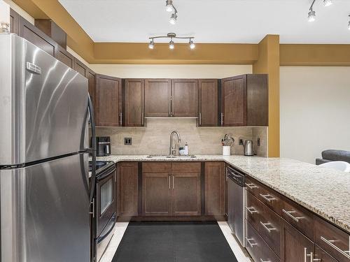 414 2035 Grantham Court, Edmonton, AB - Indoor Photo Showing Kitchen