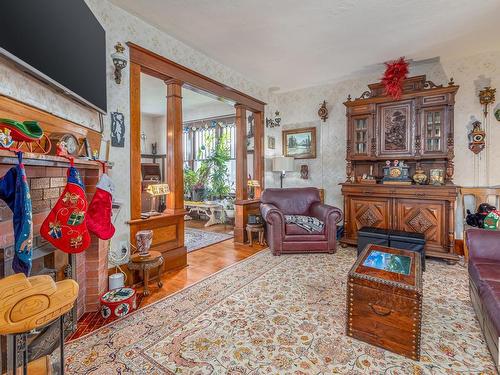 11649 95 Street, Edmonton, AB - Indoor Photo Showing Living Room