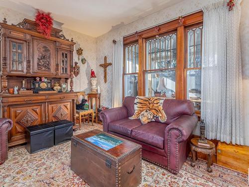 11649 95 Street, Edmonton, AB - Indoor Photo Showing Living Room