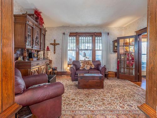 11649 95 Street, Edmonton, AB - Indoor Photo Showing Living Room