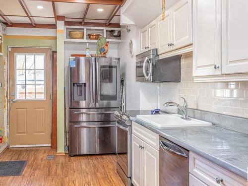 11649 95 Street, Edmonton, AB - Indoor Photo Showing Kitchen