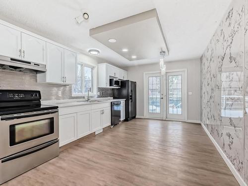 9837 179 Avenue, Edmonton, AB - Indoor Photo Showing Kitchen